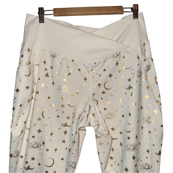 DISNEY Aladdin Jasmine Stirrup Leggings Cream and Gold Size Extra Large - Picture 6 of 16